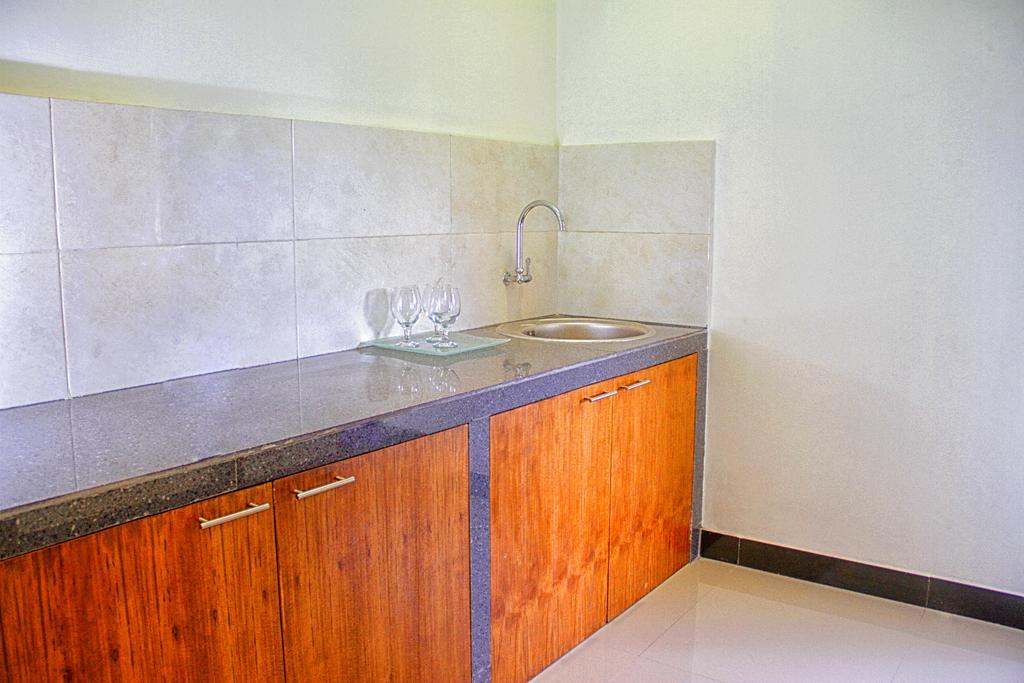 Ryanbagus Guest House Canggu Esterno foto